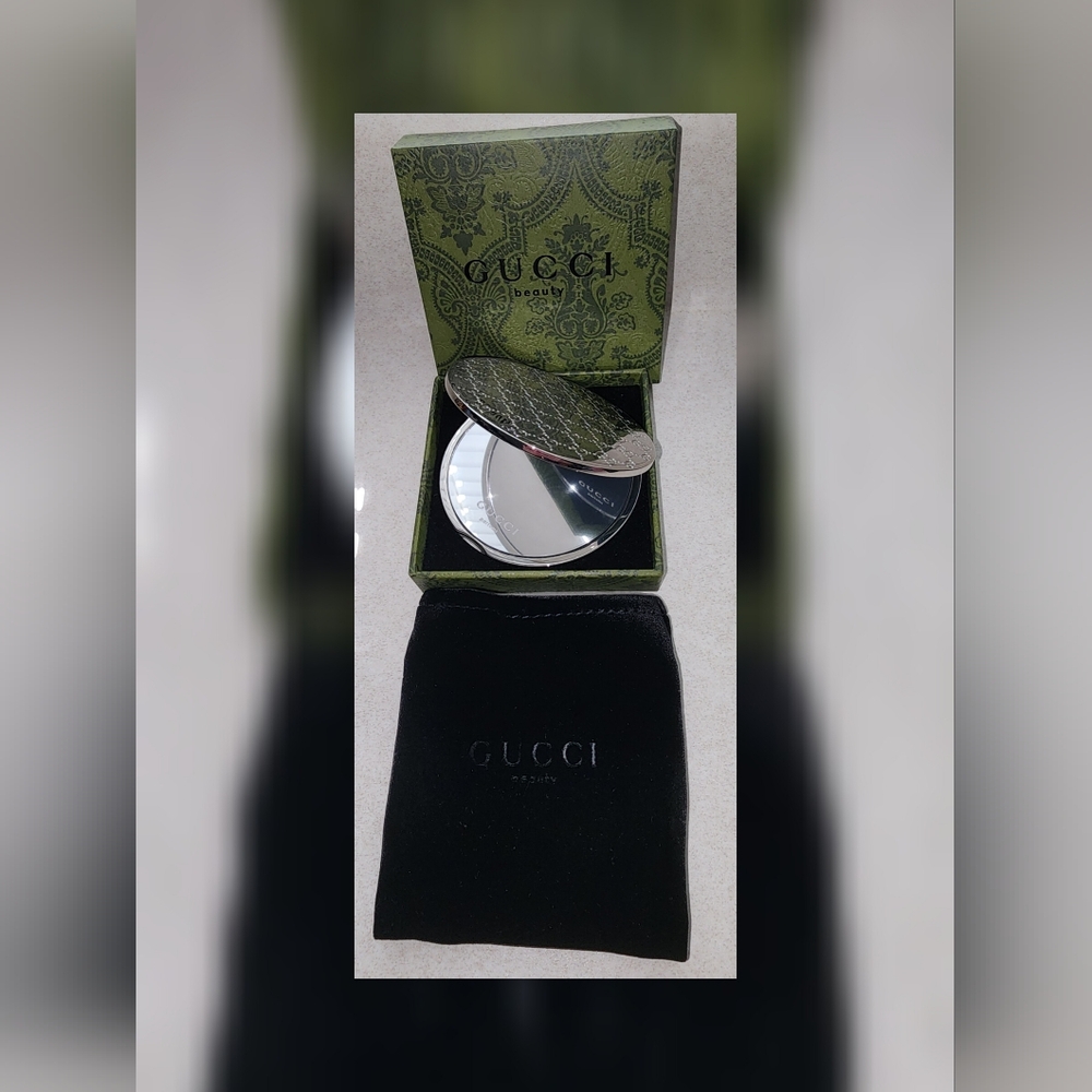 Gucci Silver Monogram Compact Makeup Mirror New In Box - Picture 2 of 5
